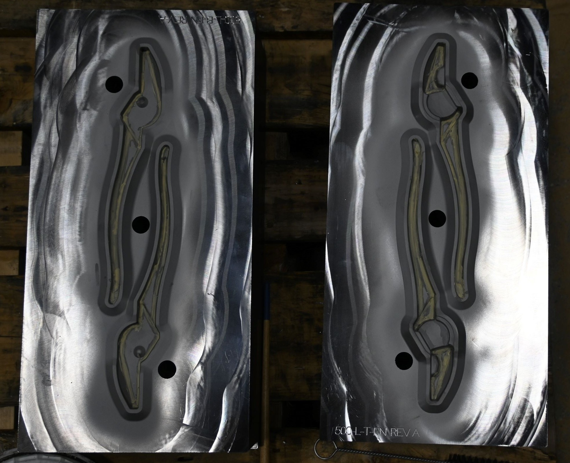 a black and white photo of a circular object